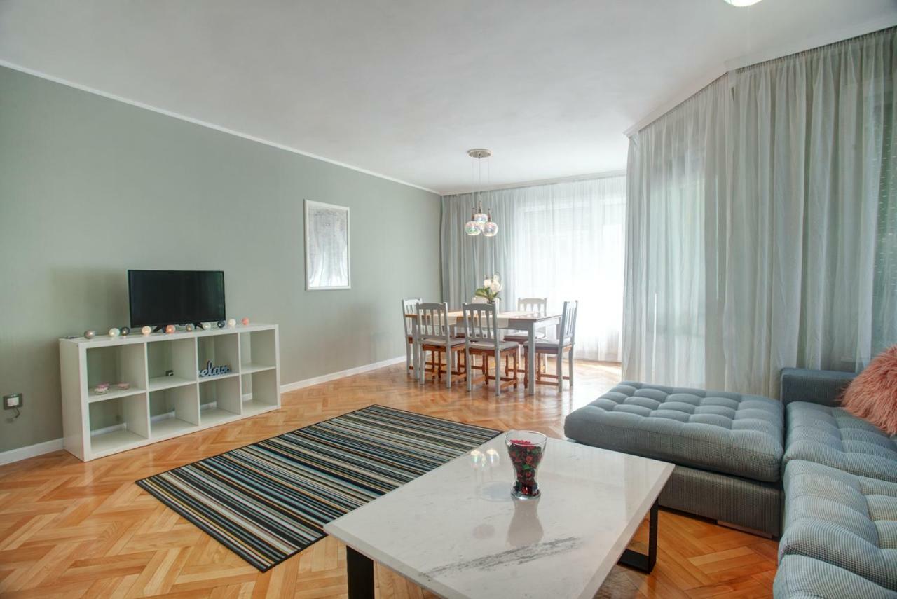 Spacious Flat Close To The American Embassy โซเฟีย ภายนอก รูปภาพ