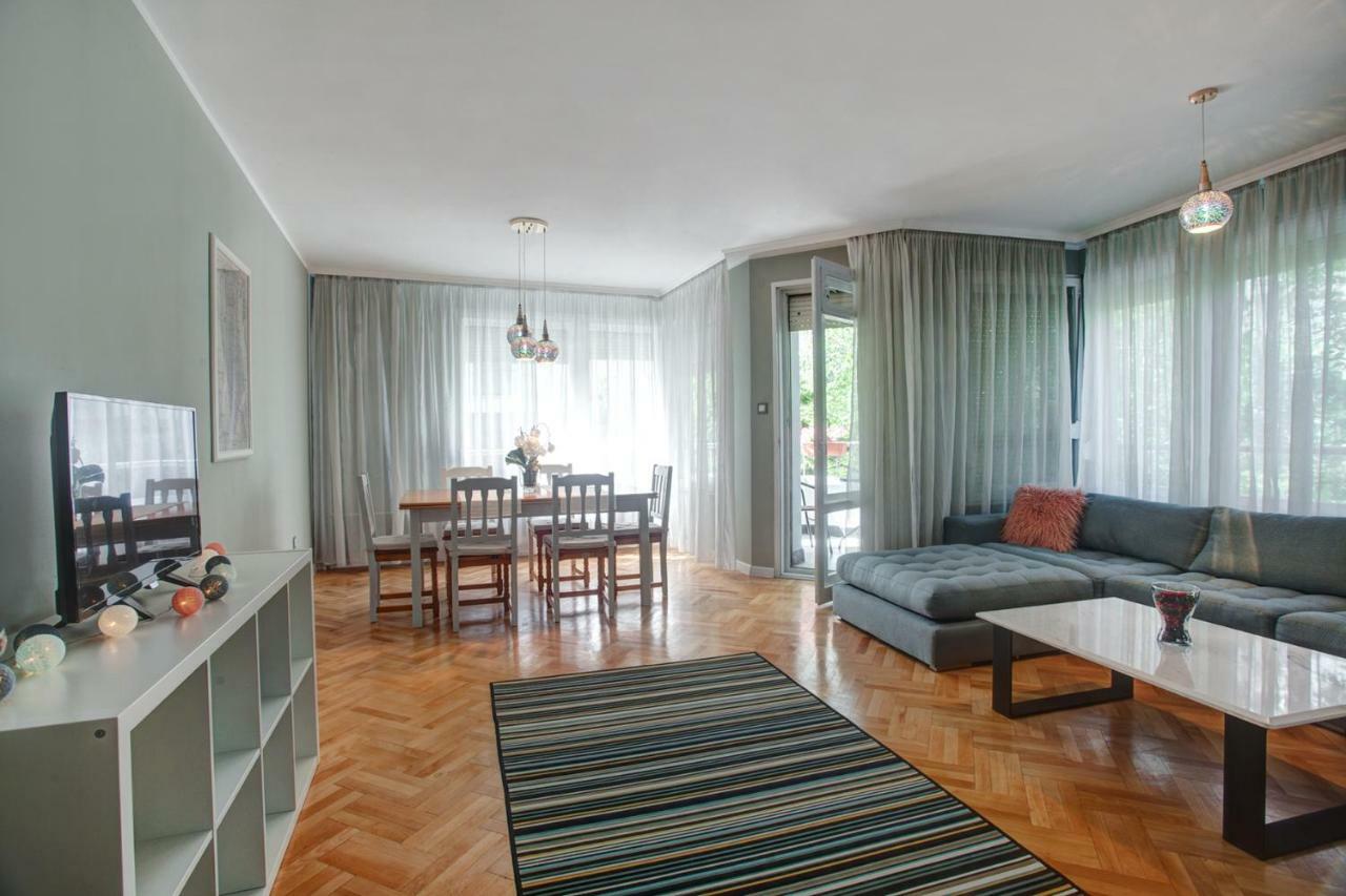 Spacious Flat Close To The American Embassy โซเฟีย ภายนอก รูปภาพ