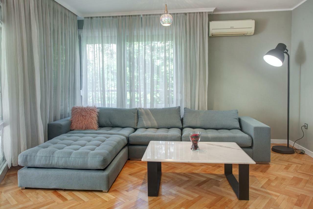 Spacious Flat Close To The American Embassy โซเฟีย ภายนอก รูปภาพ